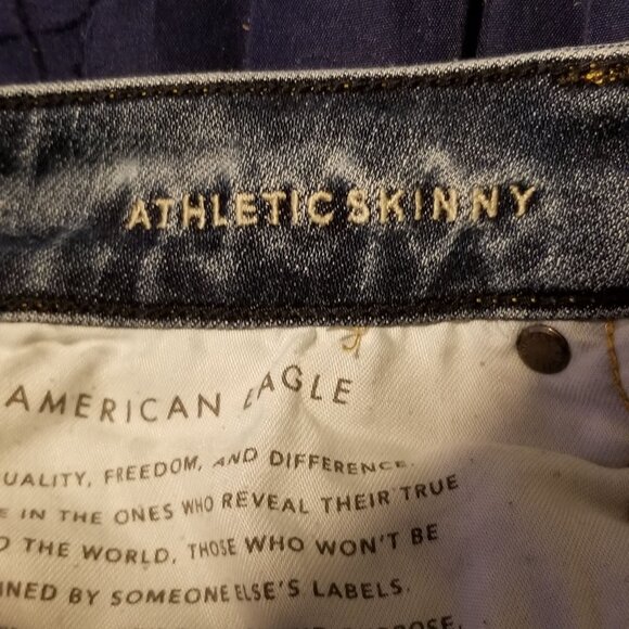 AE 32X32 Athletic skinny distressed jeans - Picture 3 of 10